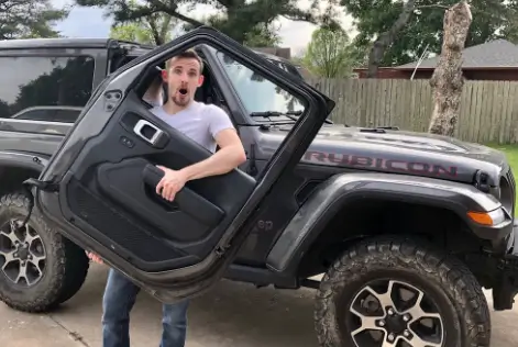 take off door of jeep wrangler