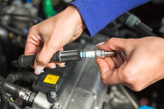 how long to let engine cool before changing spark plugs- Expert Guide